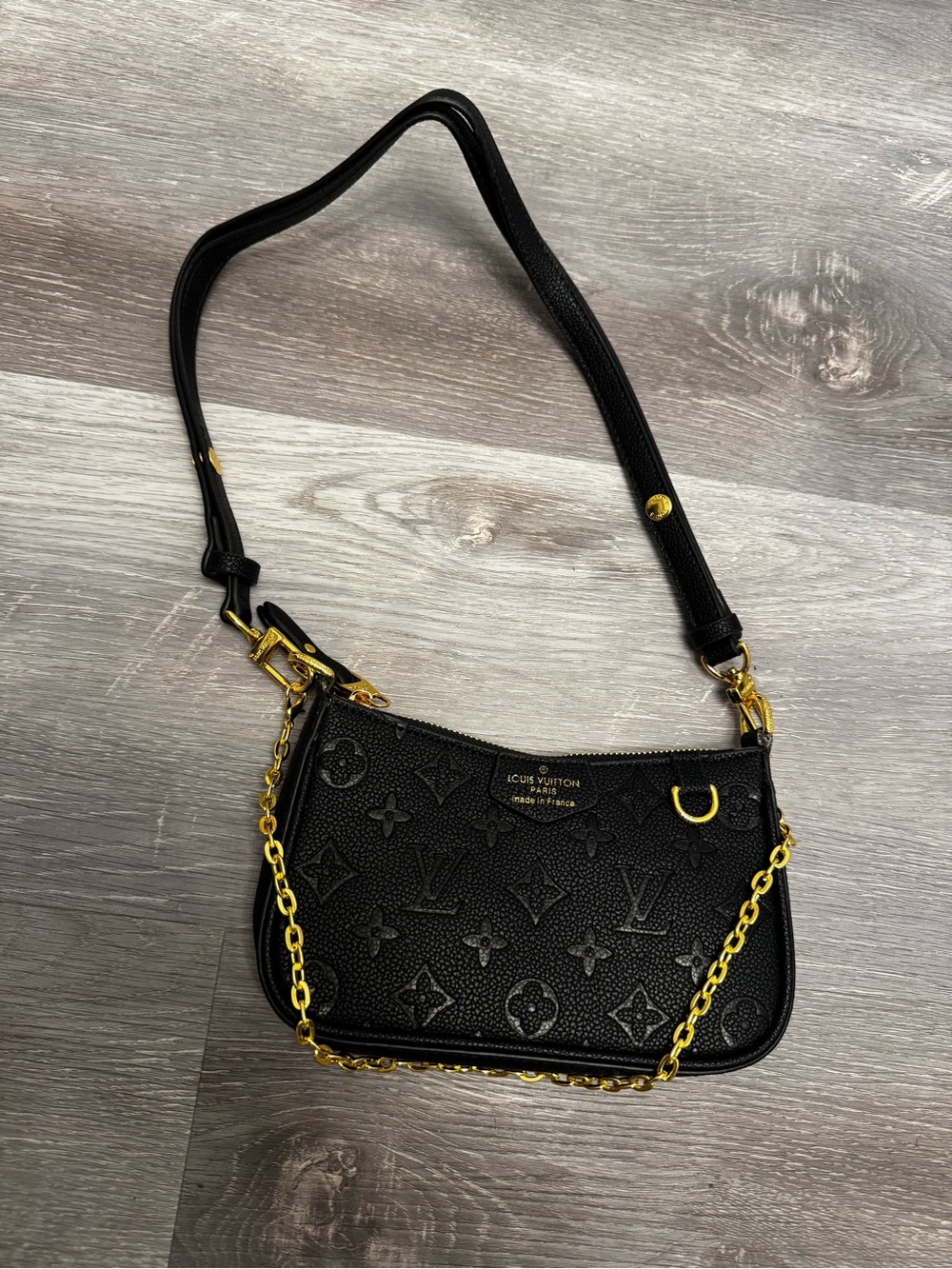 Source Unknown Black Crossbody with Gold Chain Accents